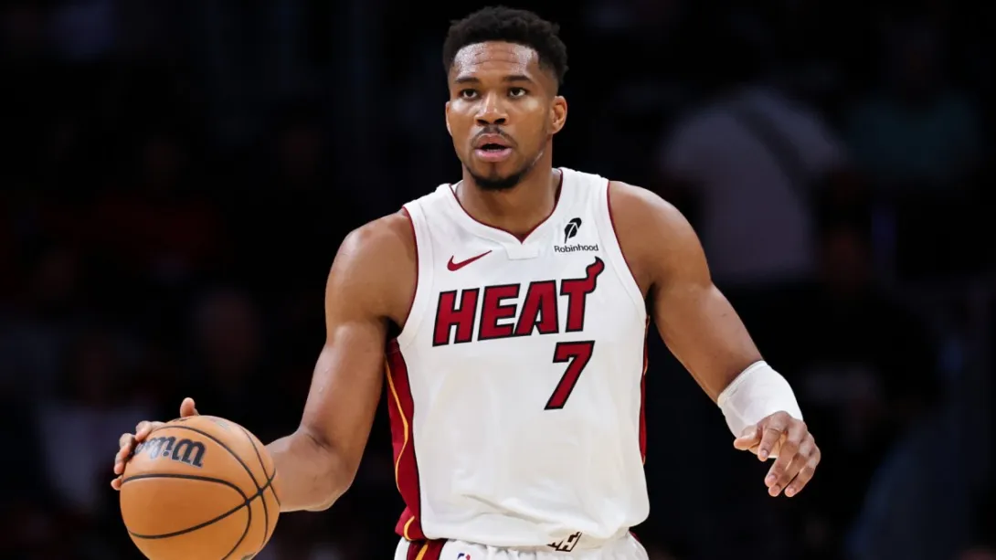 NBA: победители и проигравшие: Яннис ничего не получает от новых партнеров по Майами Хит; Стефен Карри может провести долгий год